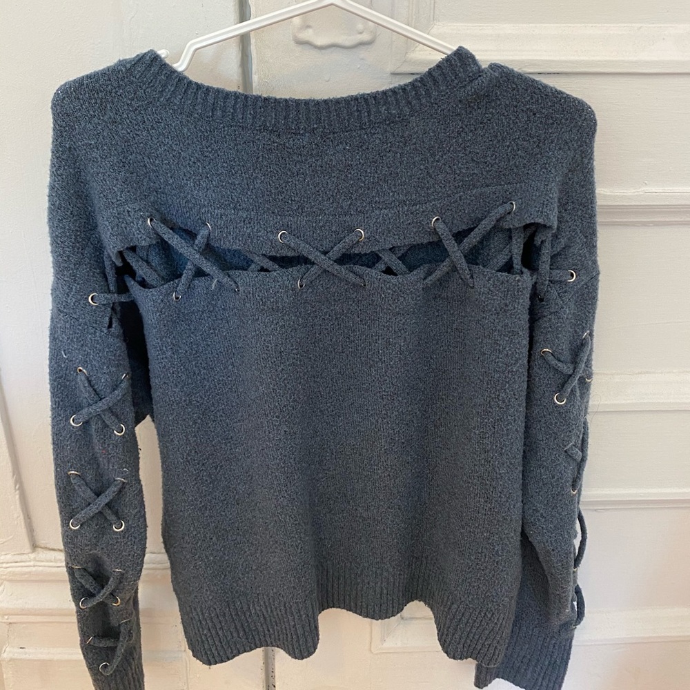 Garage sweater with the cutest black detail